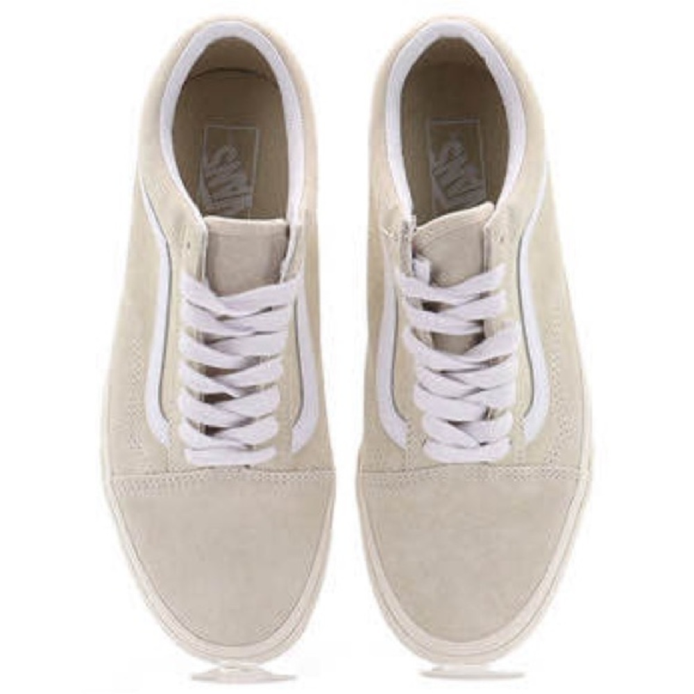 Vans • Unisex Old Skool Suede Shoes •White